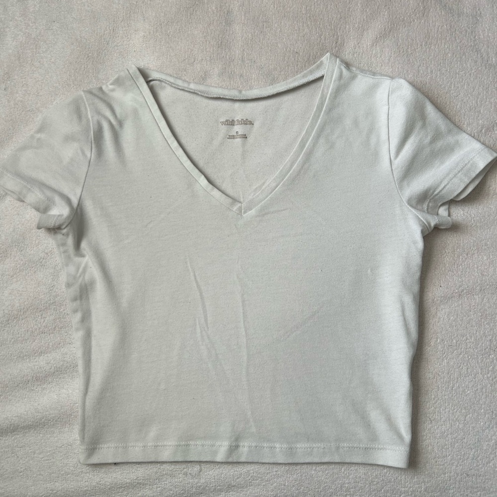 White basic v-neck crop top